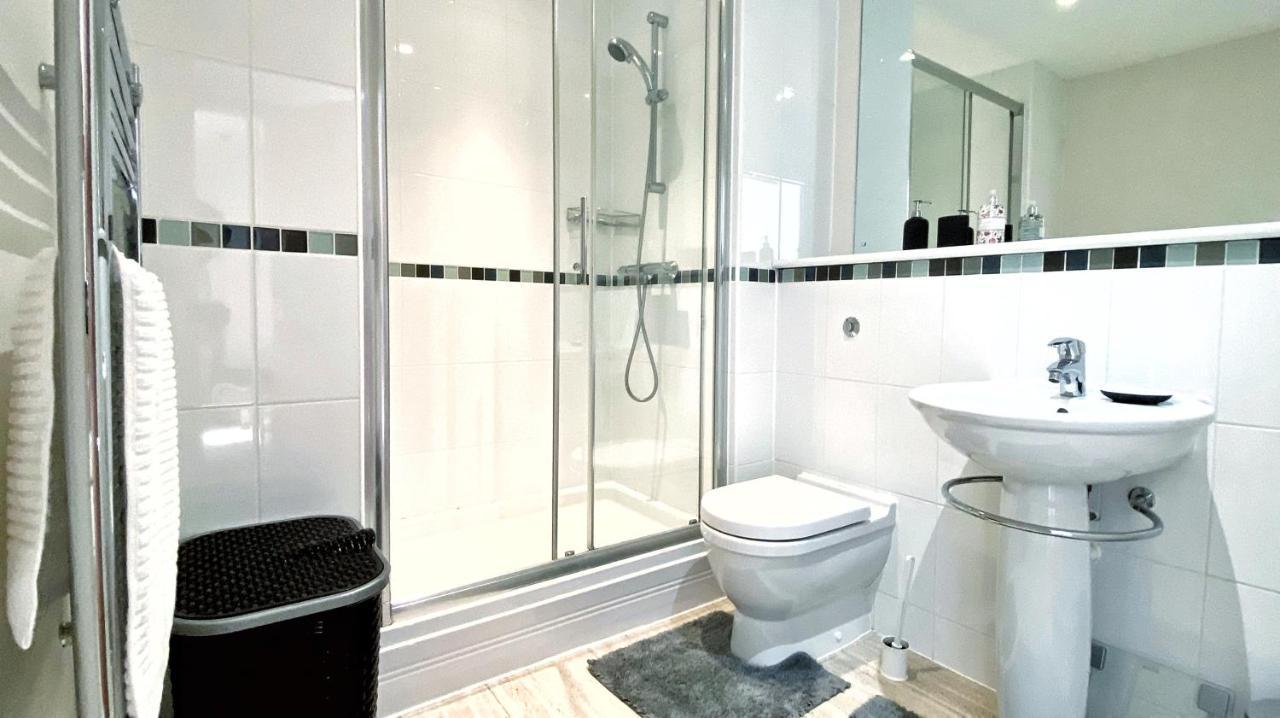Artistic And Luxurious Apt With Sea View. Beach Side Суонзи Екстериор снимка