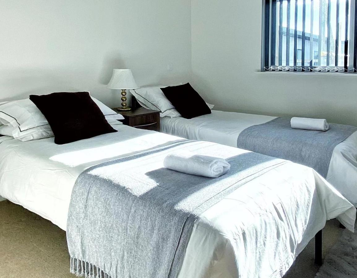 Artistic And Luxurious Apt With Sea View. Beach Side Суонзи Екстериор снимка
